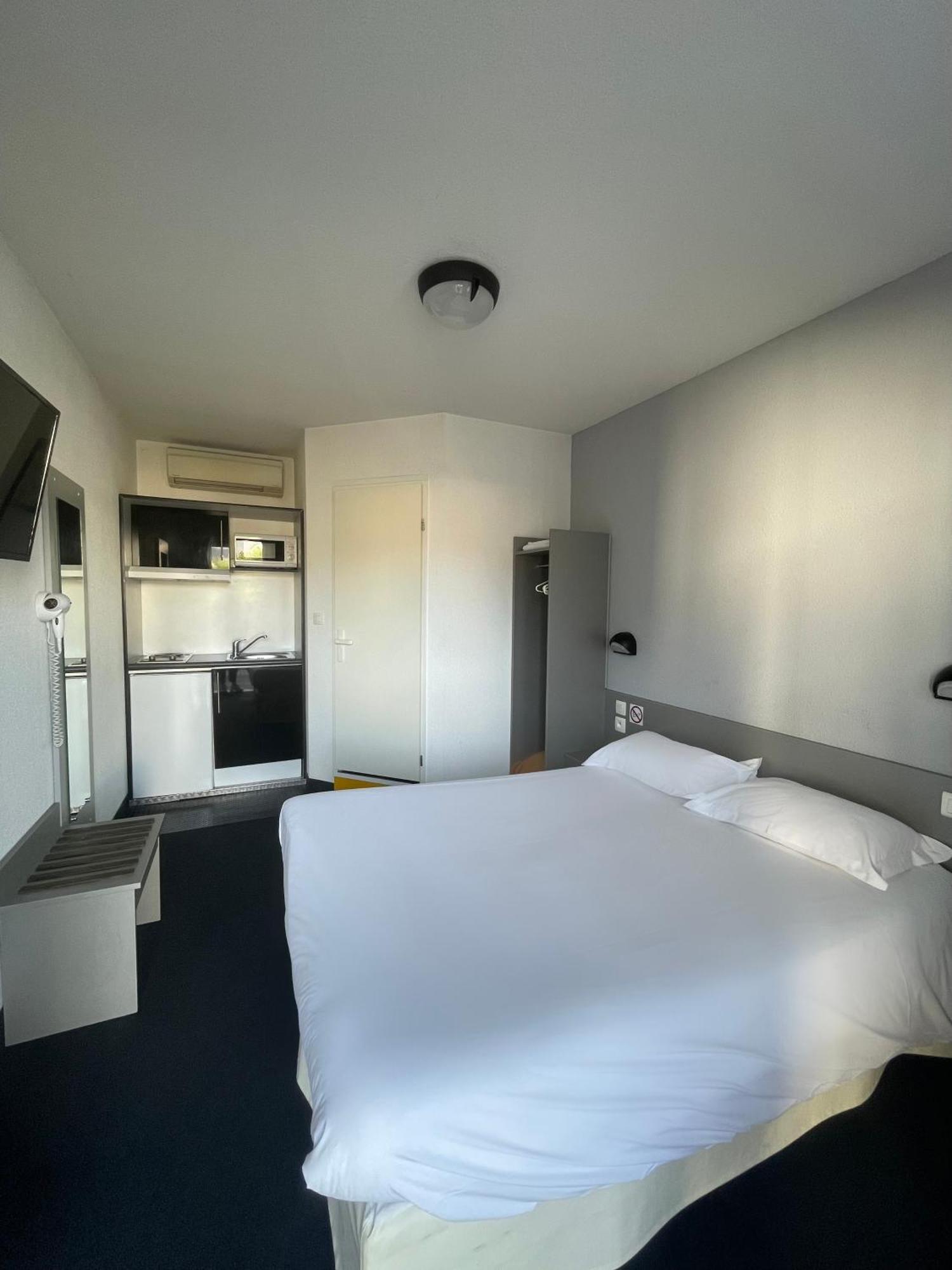 Brit Hotel Marvejols Zimmer foto